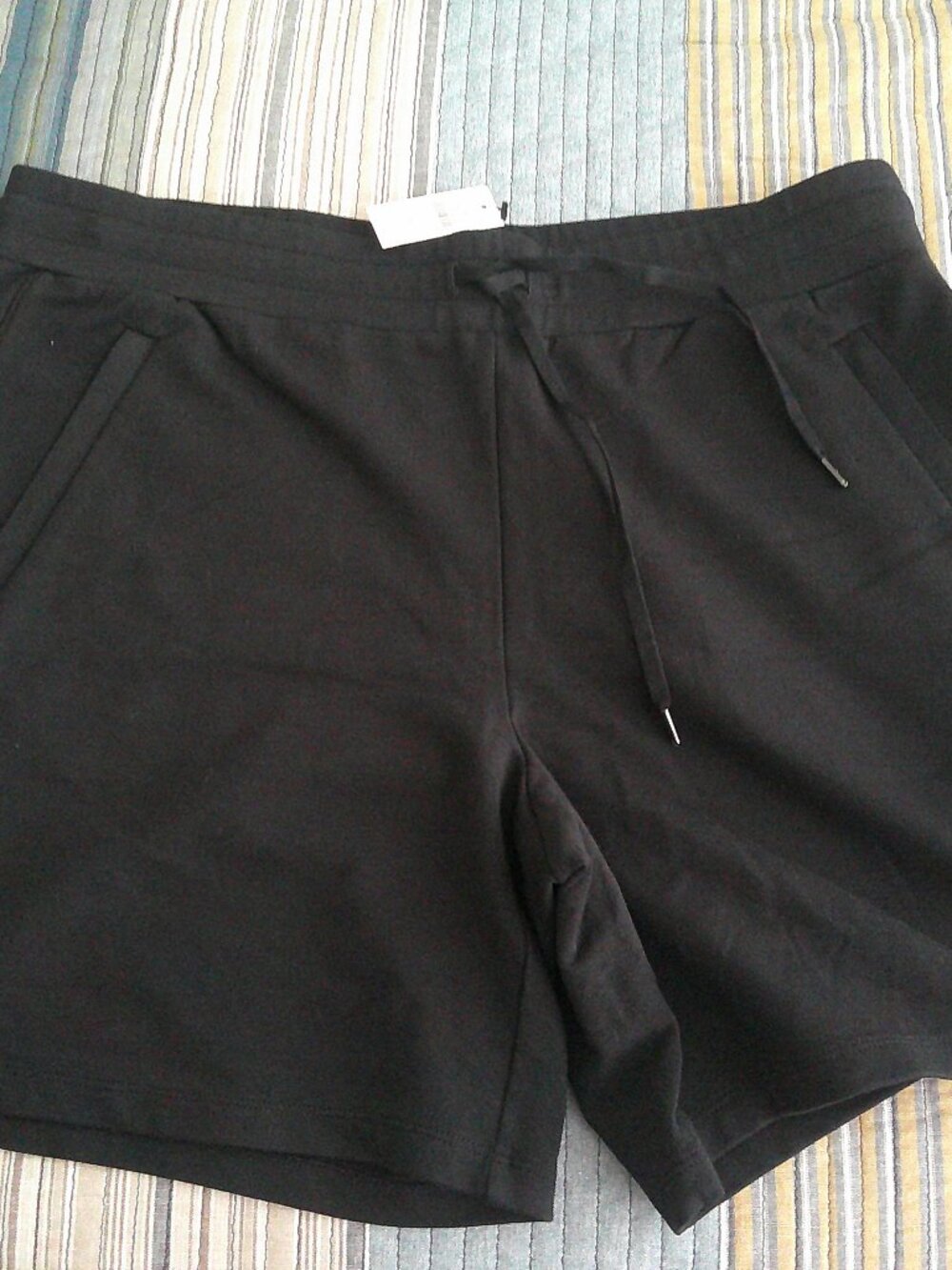 T By Talbots Black  knit shorts has front zippered pockets  Size Large NWT